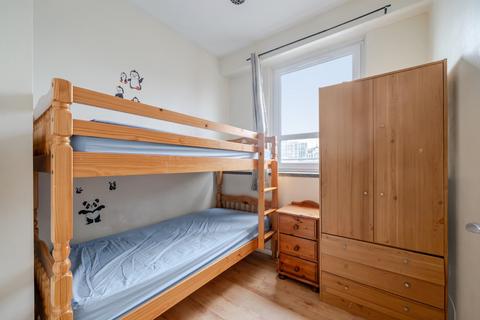 2 bedroom flat to rent, Calderwood Street, Woolwich, SE18