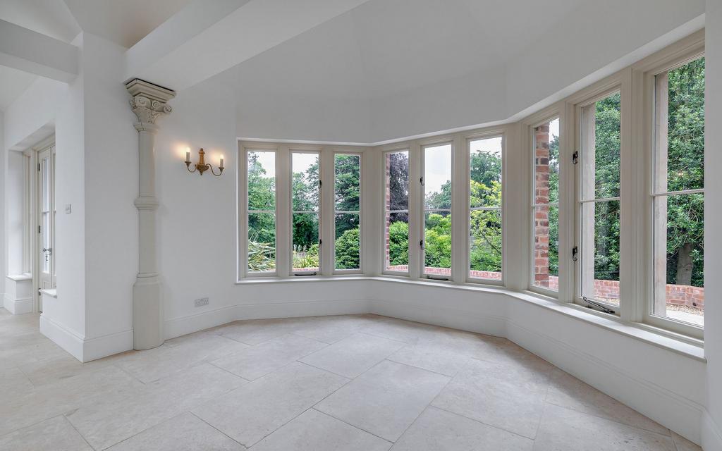 Kitchen Dining area