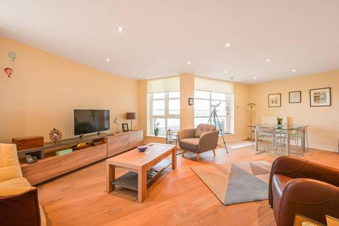 2 bedroom flat for sale, Barrier Point Road, Silvertown, London, E16
