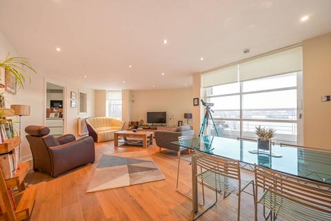 2 bedroom flat for sale, Barrier Point Road, Silvertown, London, E16