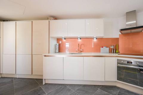 2 bedroom flat for sale, Barrier Point Road, Silvertown, London, E16
