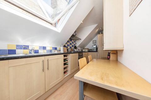 2 bedroom flat to rent, Trinity Road, Wandsworth, London, SW18