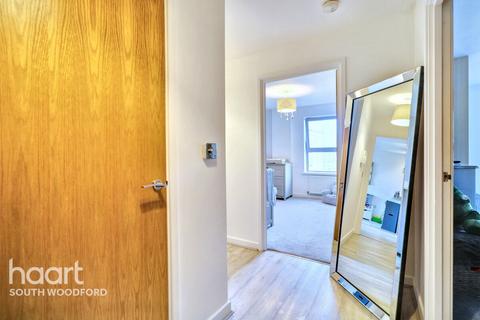 2 bedroom flat for sale, Ivory Court, South Woodford