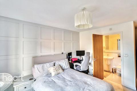 2 bedroom flat for sale, Ivory Court, South Woodford