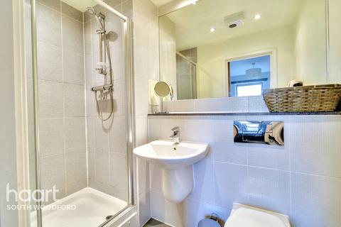 2 bedroom flat for sale, Ivory Court, South Woodford