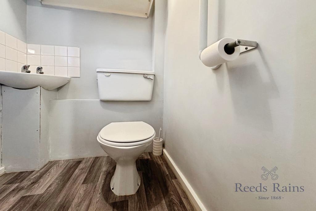 Cloackroom W/C