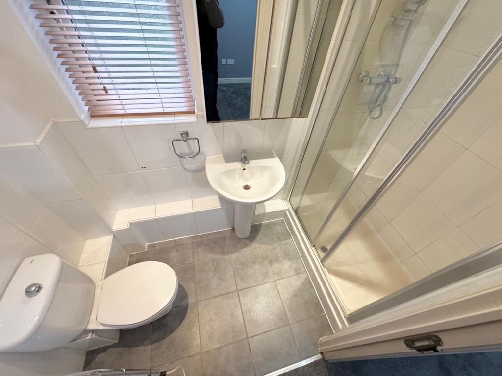 Bed 1 ensuite