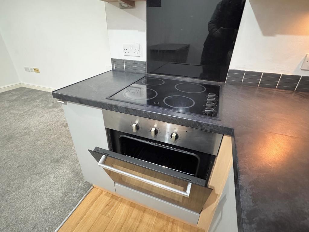 Oven and hob