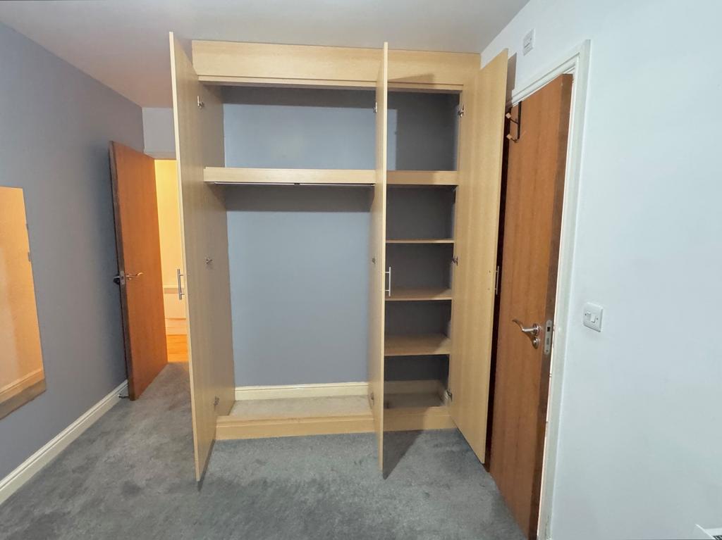 Bed 1 wardrobes