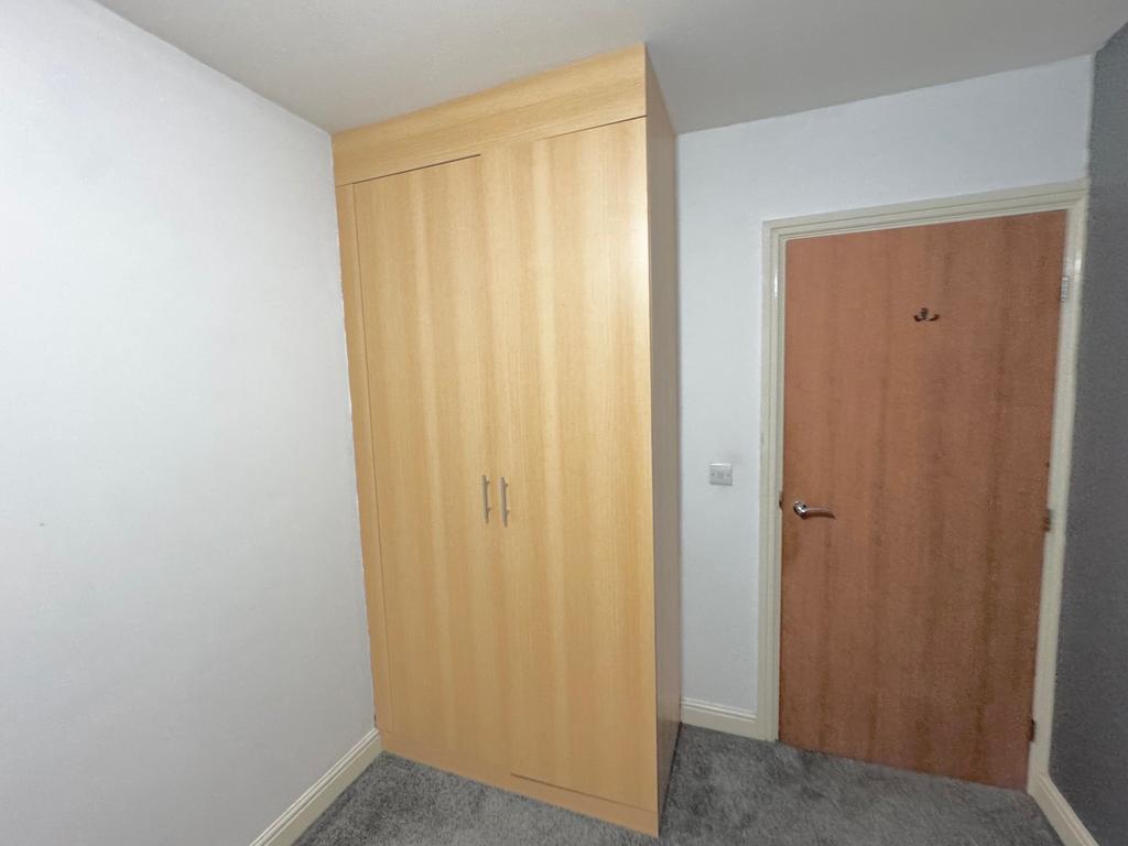 Bed 2 wardrobes