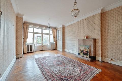 undefined, Finchley Road, Golders Green, London, NW11