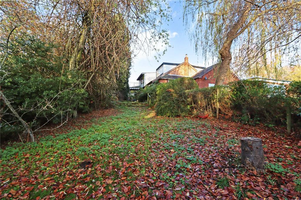 Garden/Rear