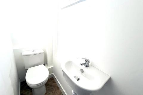 3 bedroom semi-detached house to rent, Firbeck Crescent, Langold, Worksop, S81