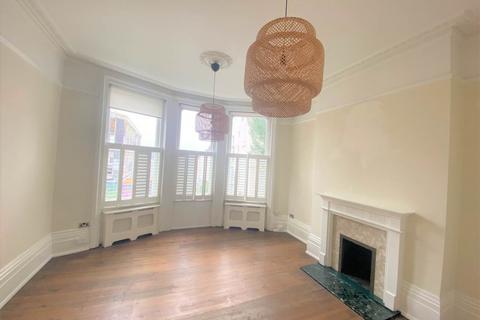 2 bedroom flat to rent, Buckingham Road, East Sussex BN1