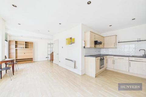 undefined, Canute Castle, Royal Crescent Road