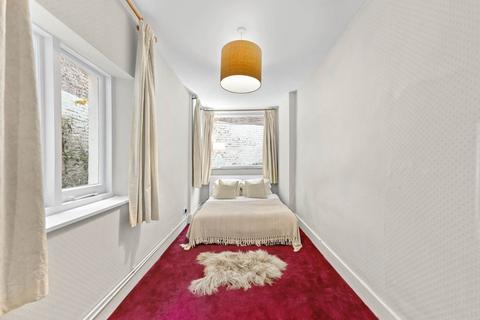 2 bedroom flat for sale, Warwick Way, London, SW1V
