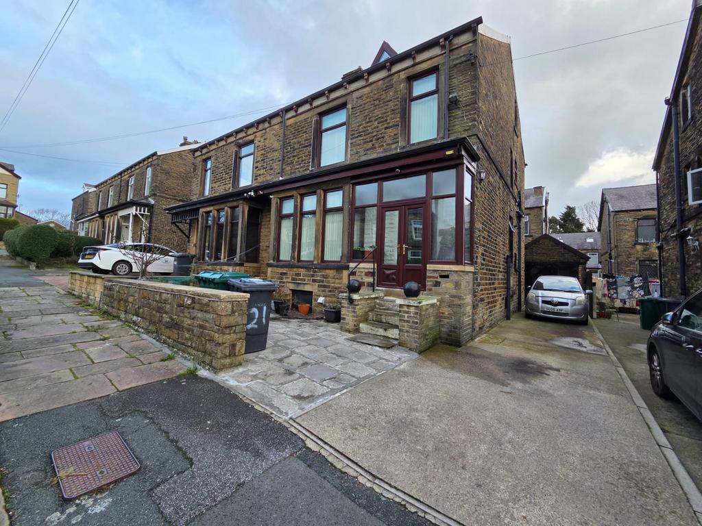 21 Haslingden Drive, Bradford, BD9 5 HT