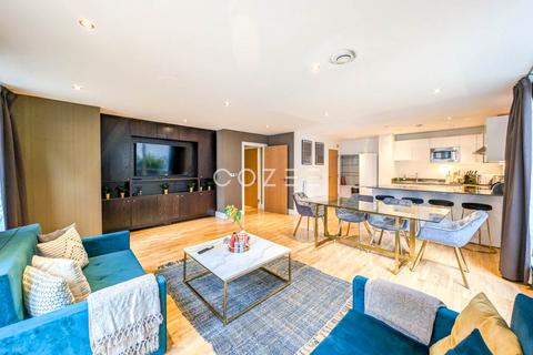 3 bedroom flat to rent, New Capital Quay, London SE10