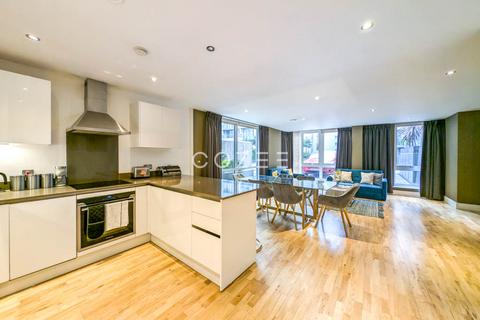 3 bedroom flat to rent, New Capital Quay, London SE10