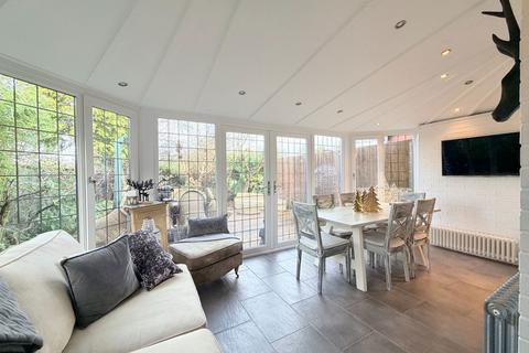 3 bedroom semi-detached house for sale, Haslucks Green Road, Shirley, B90 1DX