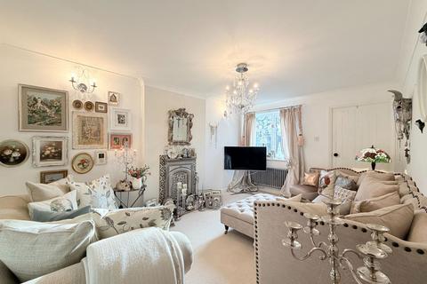 3 bedroom semi-detached house for sale, Haslucks Green Road, Shirley, B90 1DX