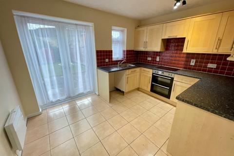2 bedroom terraced house for sale, Elveden Close, Luton, Bedfordshire, LU2 7FF