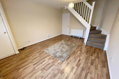 2 bedroom terraced house for sale, Elveden Close, Luton, Bedfordshire, LU2 7FF