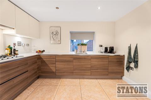 3 bedroom apartment for sale, Royal Connaught Drive, Bushey, Hertfordshire, WD23