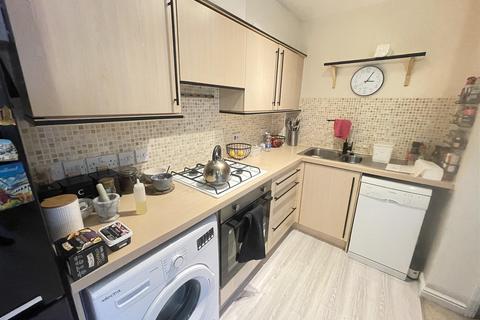 2 bedroom apartment to rent, Spire View, Salisbury SP2