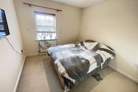 2 bedroom apartment to rent, Spire View, Salisbury SP2