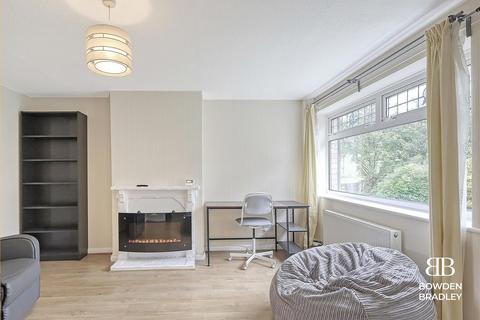 3 bedroom terraced house for sale, North Dene, Chigwell, IG7