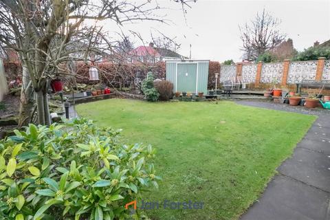 5 bedroom semi-detached house for sale, Brackenside, Melton Park