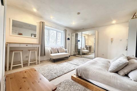 undefined, Caroline Close, West Drayton, UB7
