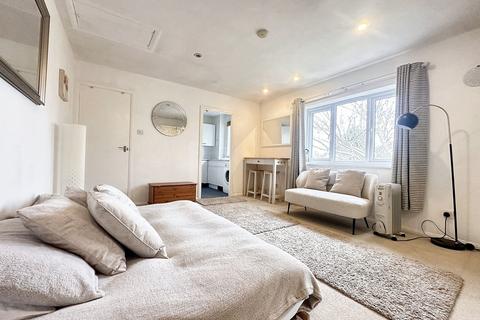 undefined, Caroline Close, West Drayton, UB7