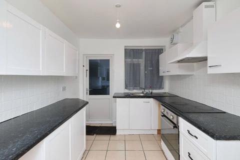 3 bedroom semi-detached house to rent, Uttoxeter New Road, Derby, Derbyshire, DE22