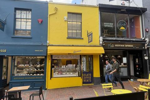 Retail property (high street) to rent, 10 Duke St Brighton BN1 1AH