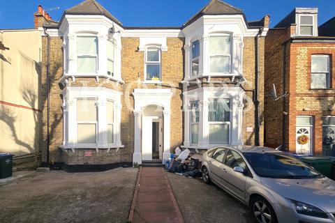2 bedroom flat to rent, 46 Connaught Road, London, NW10