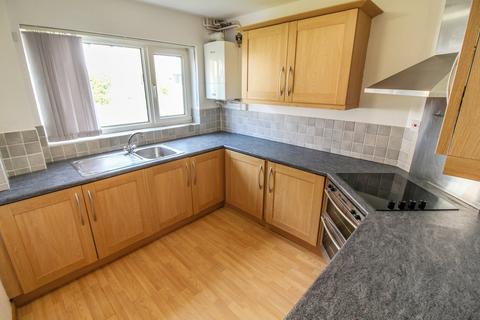 3 bedroom terraced house to rent, Greencroft Gardens, Reading, RG30
