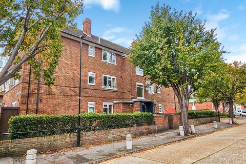 3 bedroom flat for sale, Canning Town, London, E16