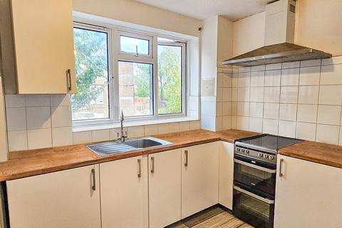 3 bedroom flat for sale, Canning Town, London, E16