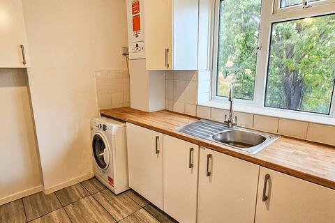 3 bedroom flat for sale, Canning Town, London, E16