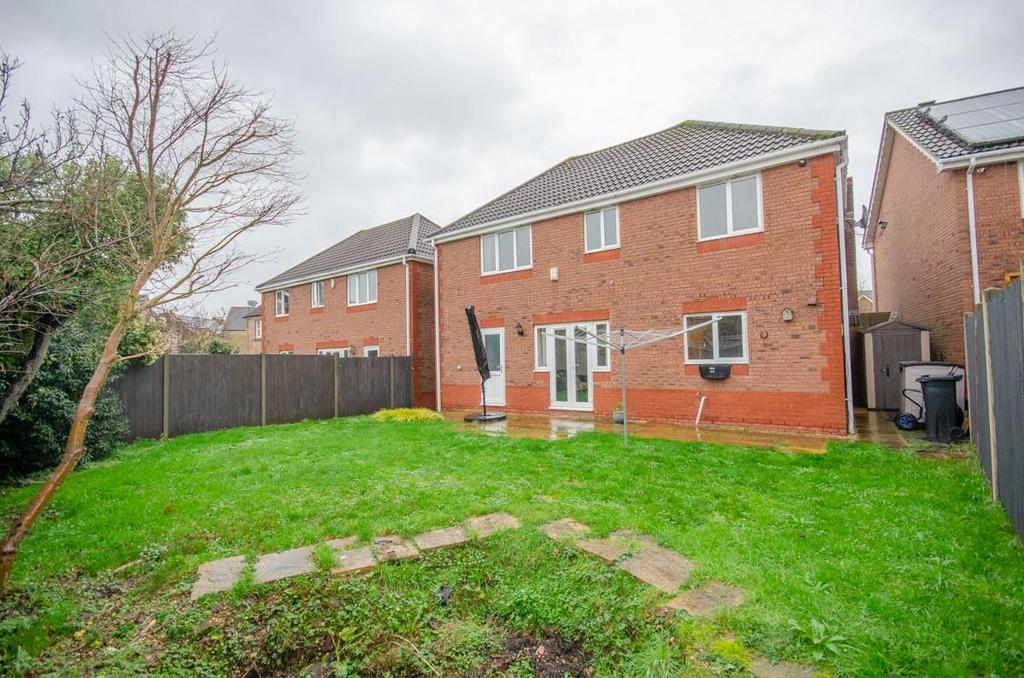 Rear garden pic 2.jpg