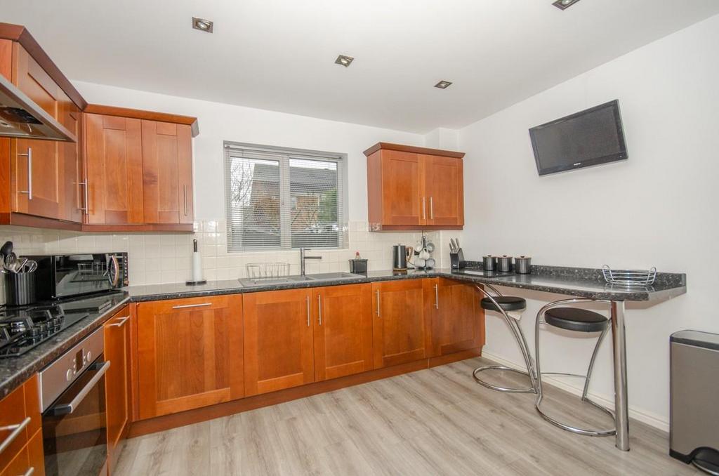 Kitchen pic 2.jpg