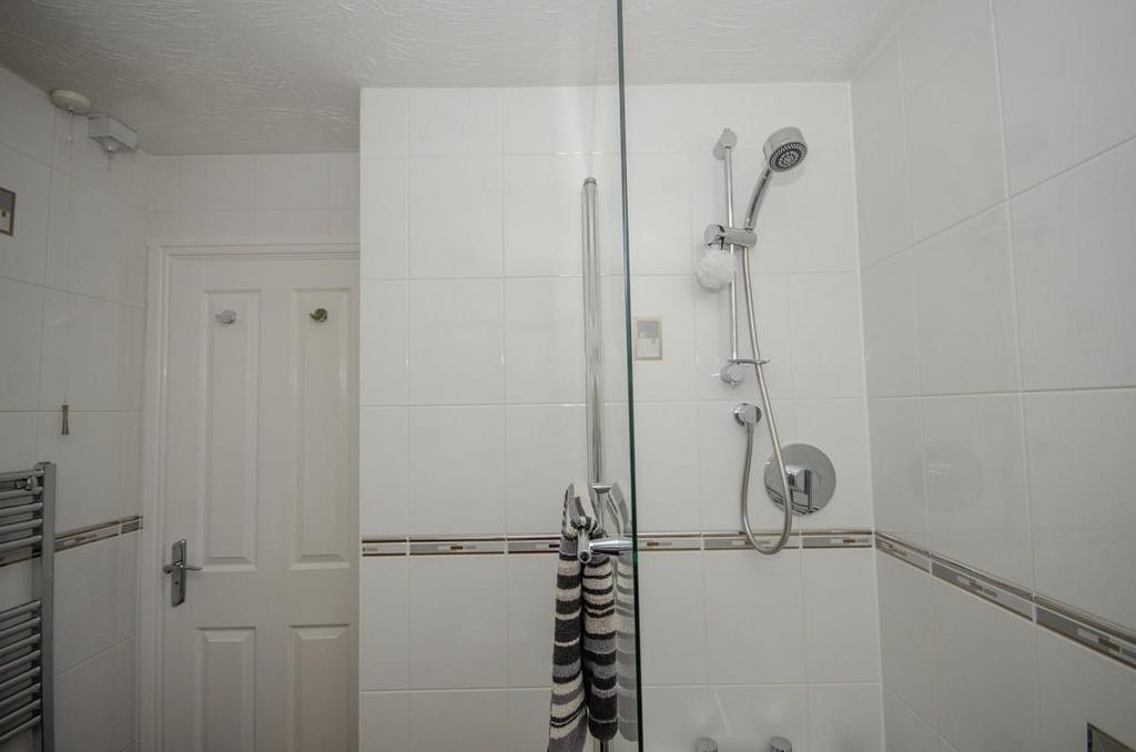 BATHROOM PIC 2.jpg