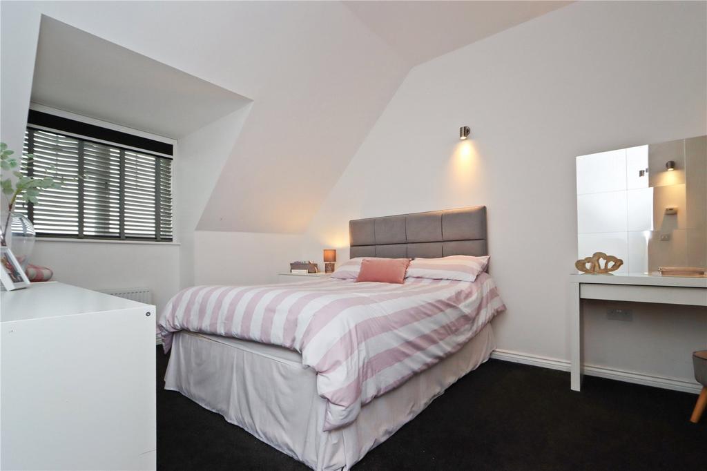 Main Bedroom Pic 3