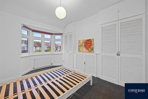 3 bedroom terraced house to rent, Launceston Gardens, Perivale, Middlesex, UB6