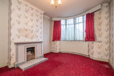 3 bedroom semi-detached house for sale, Bankfield Road, TIPTON, DY4 0EZ