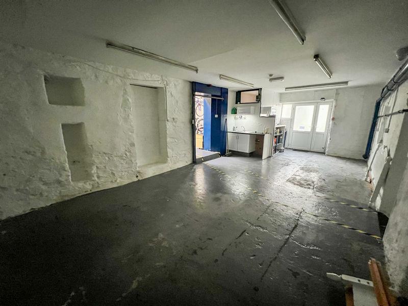 1 Athol Street,...