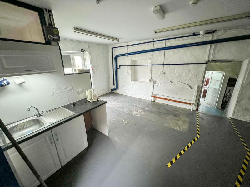 1 Athol Street,...