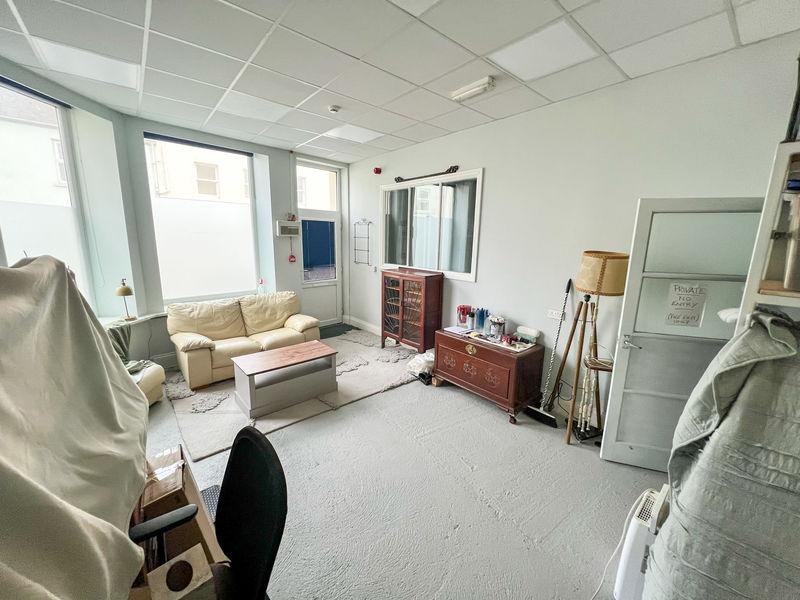 1 Athol Street,...